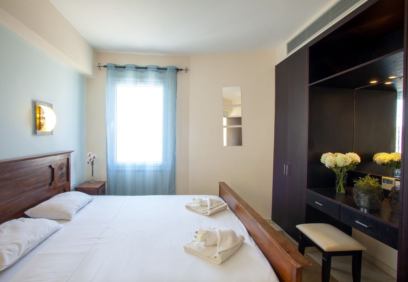 Villa in Protaras - Protaras Fig Tree Bay Seafront Villa Infinite Aretousa