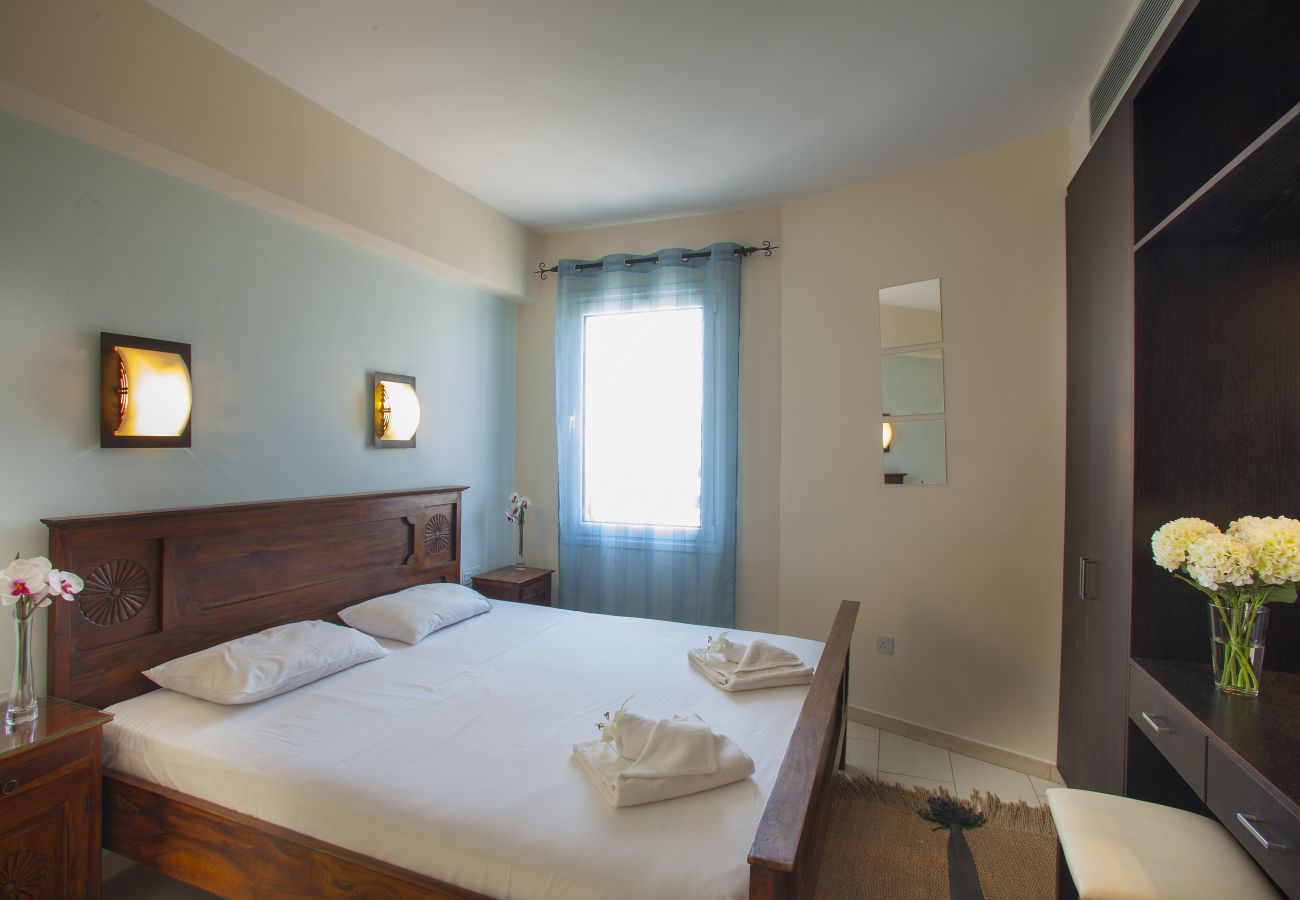 Villa in Protaras - Protaras Fig Tree Bay Seafront Villa Infinite Aretousa