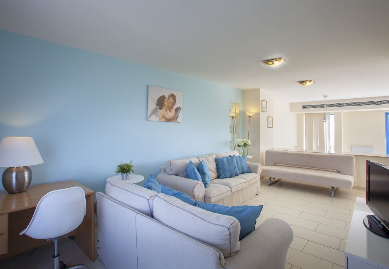 Villa in Protaras - Protaras Fig Tree Bay Seafront Villa Infinite Aretousa