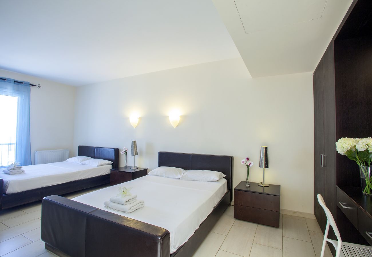Villa in Protaras - Protaras Fig Tree Bay Seafront Villa Infinite Aretousa