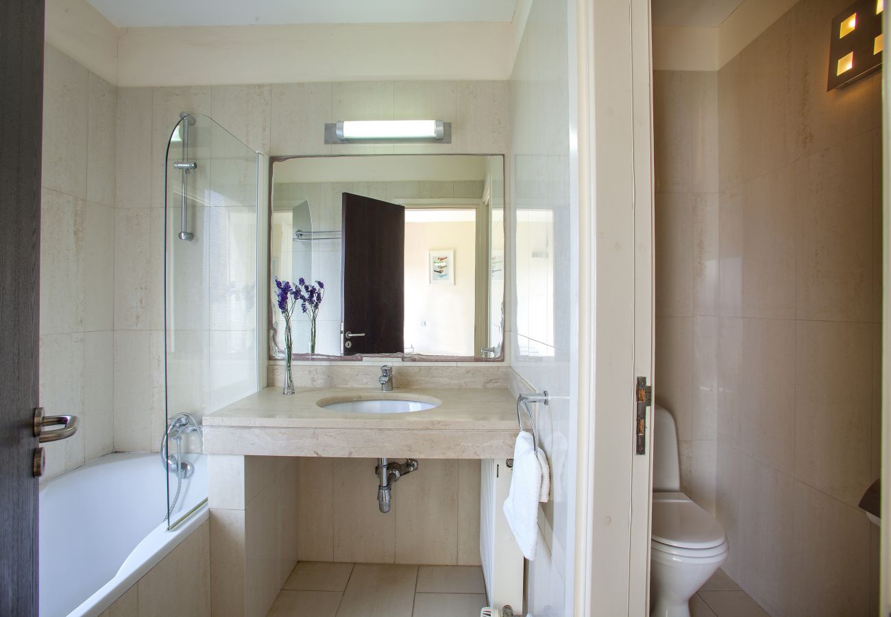 Villa in Protaras - Protaras Fig Tree Bay Seafront Villa Infinite Aretousa