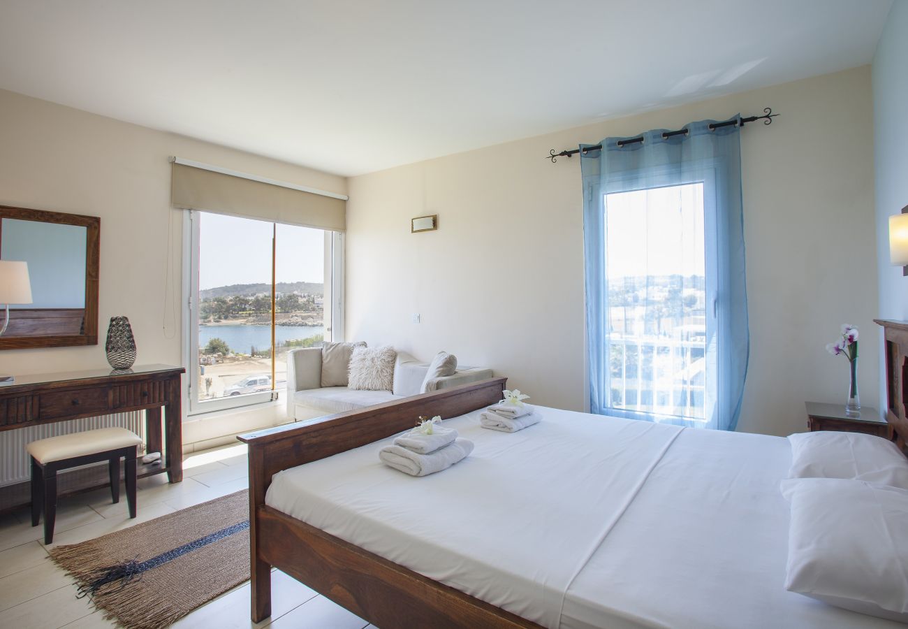 Villa in Protaras - Protaras Fig Tree Bay Seafront Villa Infinite Aretousa