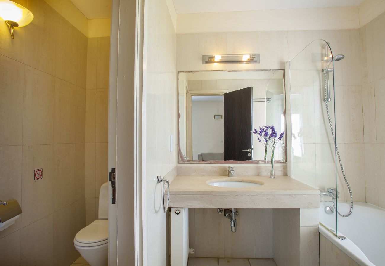 Villa in Protaras - Protaras Fig Tree Bay Seafront Villa Infinite Aretousa