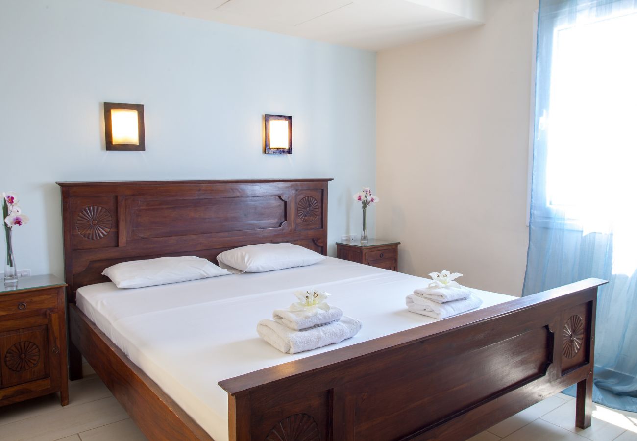 Villa in Protaras - Protaras Fig Tree Bay Seafront Villa Infinite Aretousa