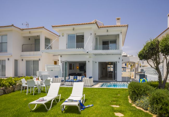 Villa in Protaras - Protaras Seafront Villa Sirina Pearl Villa in Protaras - Protaras Seafront Villa Sirina Pearl