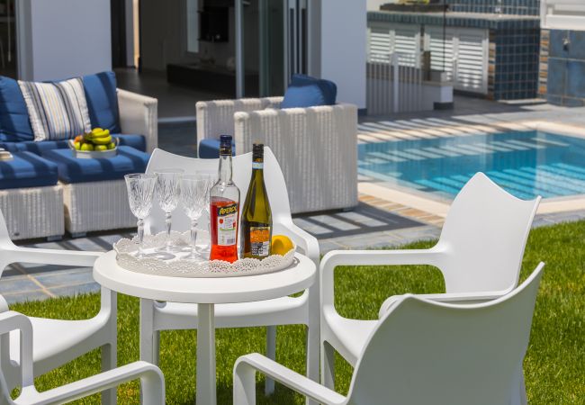 Villa in Protaras - Protaras Seafront Villa Sirina Pearl Villa in Protaras - Protaras Seafront Villa Sirina Pearl