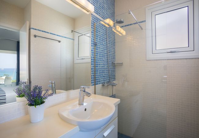 Villa in Protaras - Protaras Seafront Villa Sirina Pearl Villa in Protaras - Protaras Seafront Villa Sirina Pearl