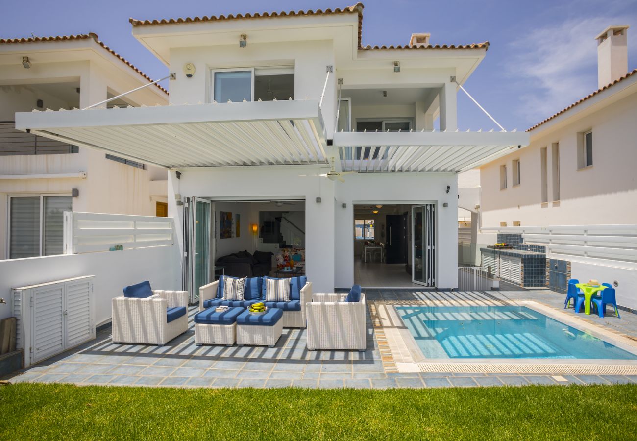 Villa in Protaras - Protaras Seafront Villa Sirina Pearl