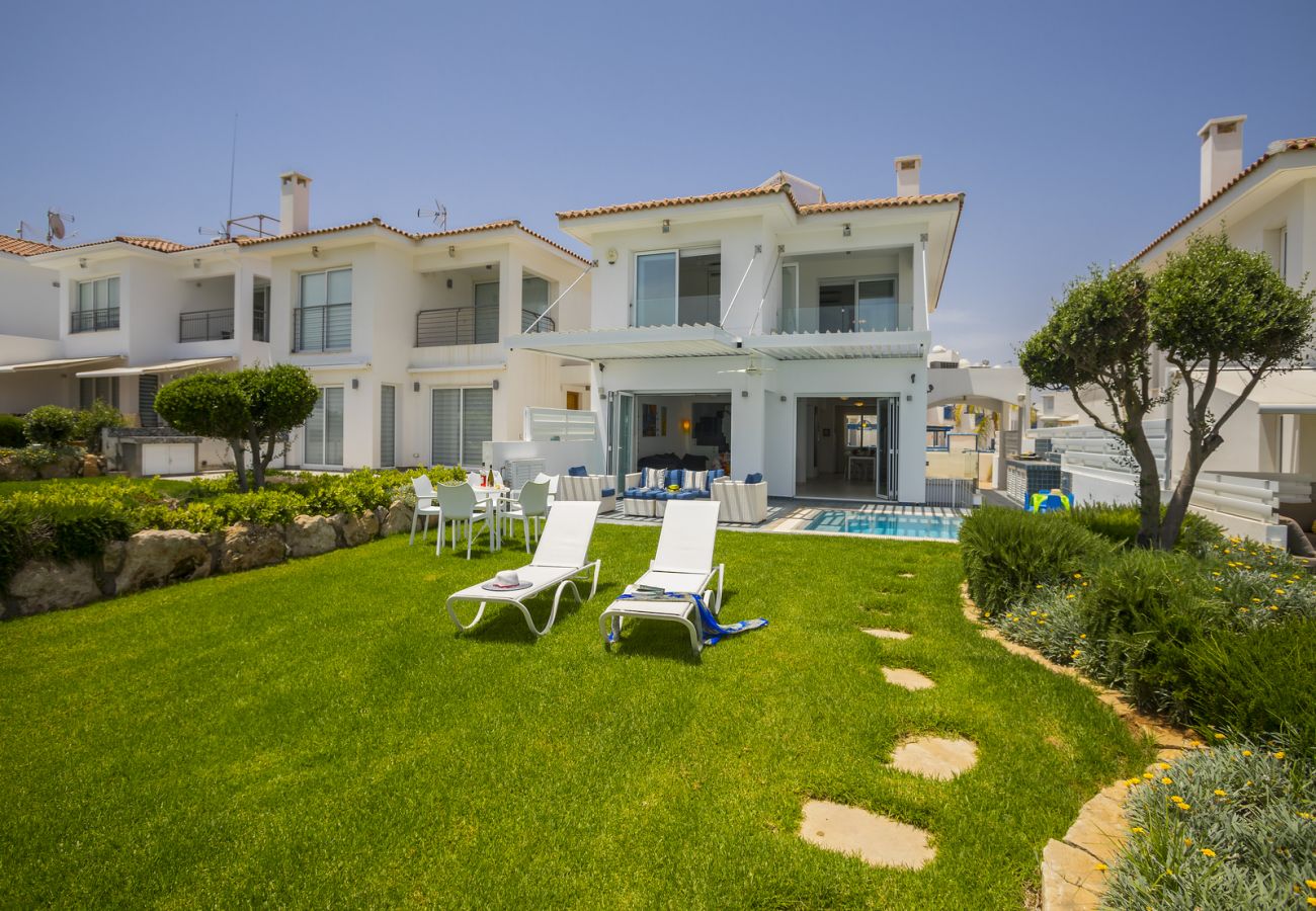 Villa in Protaras - Protaras Seafront Villa Sirina Pearl