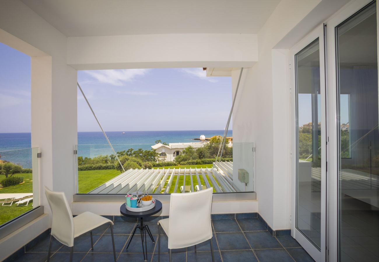 Villa in Protaras - Protaras Seafront Villa Sirina Pearl