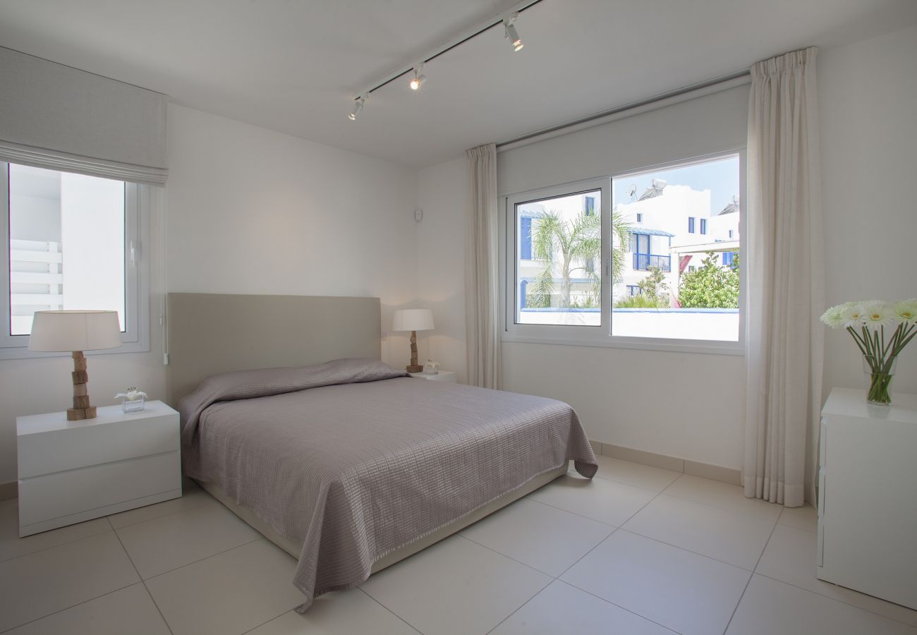 Villa in Protaras - Protaras Sirina Seafront Villa With Sea View