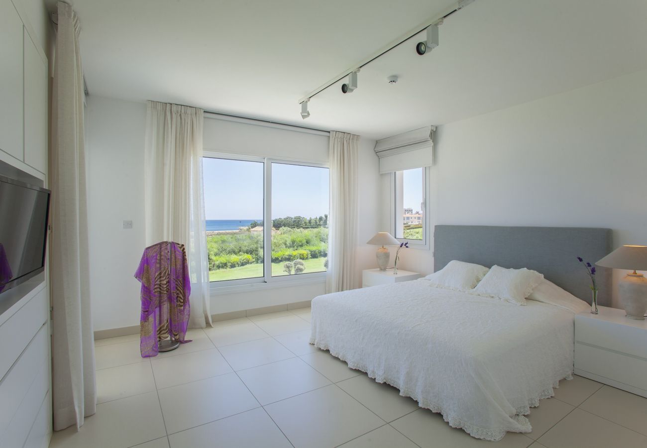 Villa in Protaras - Protaras Sirina Seafront Villa With Sea View