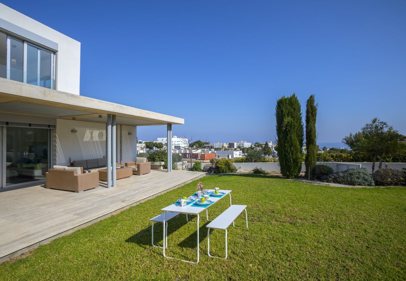 Villa in Protaras - Protaras Villa Zen Near Centre 