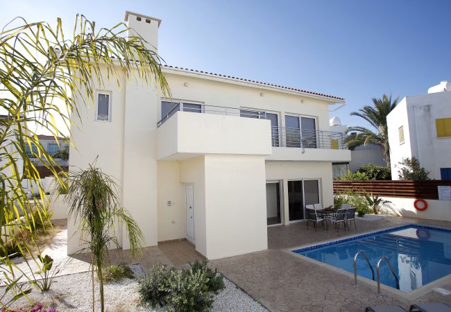 Villa/Dettached house in Protaras - Protaras Villa Elise Near Fig Tree Bay Beach