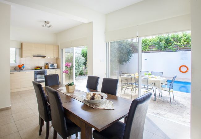 Villa in Protaras - Protaras Villa Cliantha Near Fig Tree Bay Beach Villa in Protaras - Protaras Villa Cliantha Near Fig Tree Bay Beach