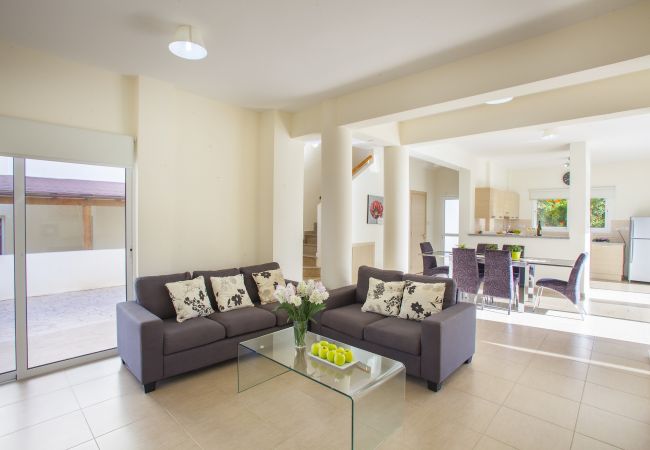 Villa in Protaras - Protaras Fig Tree Bay Villa Theodora 8 Villa in Protaras - Protaras Fig Tree Bay Villa Theodora 8