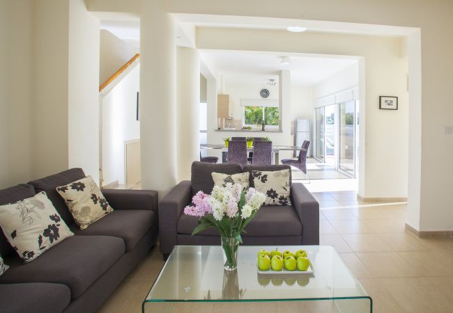 Villa in Protaras - Protaras Fig Tree Bay Villa Theodora 8 Villa in Protaras - Protaras Fig Tree Bay Villa Theodora 8