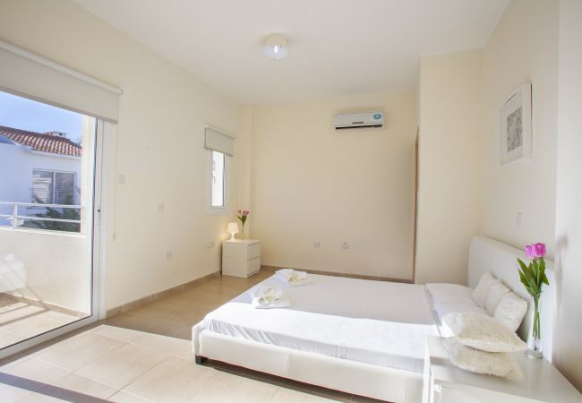 Villa in Protaras - Protaras Fig Tree Bay Villa Theodora 8 Villa in Protaras - Protaras Fig Tree Bay Villa Theodora 8