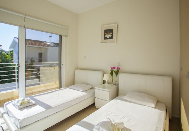 Villa in Protaras - Protaras Fig Tree Bay Villa Theodora 8 Villa in Protaras - Protaras Fig Tree Bay Villa Theodora 8