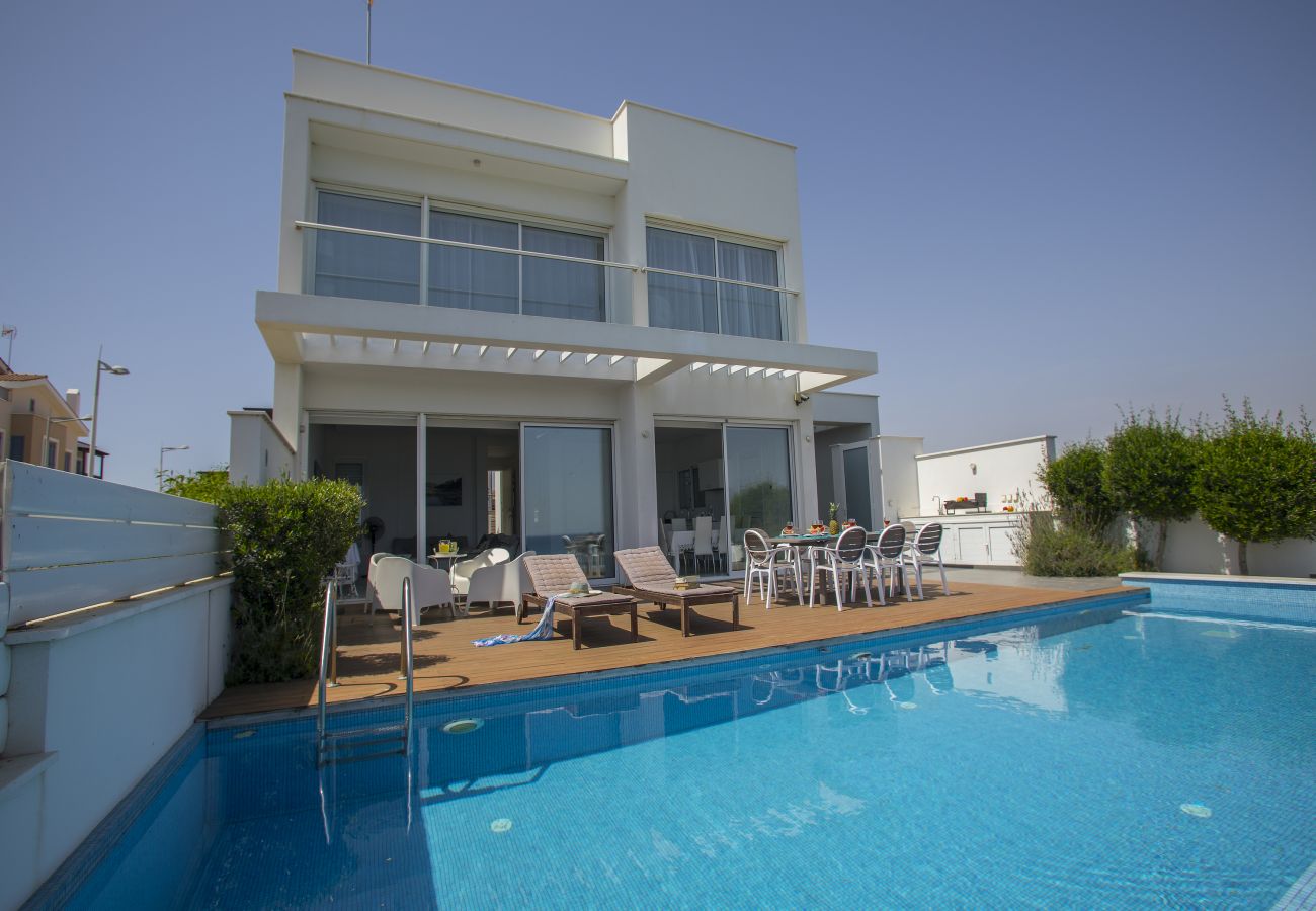 Villa in Protaras - Protaras Villa Eponine With Sea View