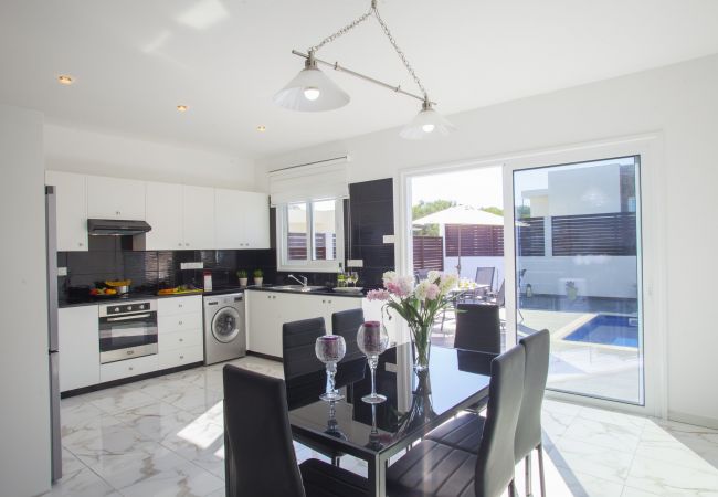 Villa in Protaras - Protaras Villa Hollywood Near To The Centre Villa in Protaras - Protaras Villa Hollywood Near To The Centre