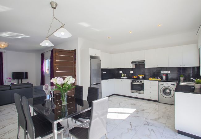 Villa in Protaras - Protaras Villa Hollywood Near To The Centre Villa in Protaras - Protaras Villa Hollywood Near To The Centre