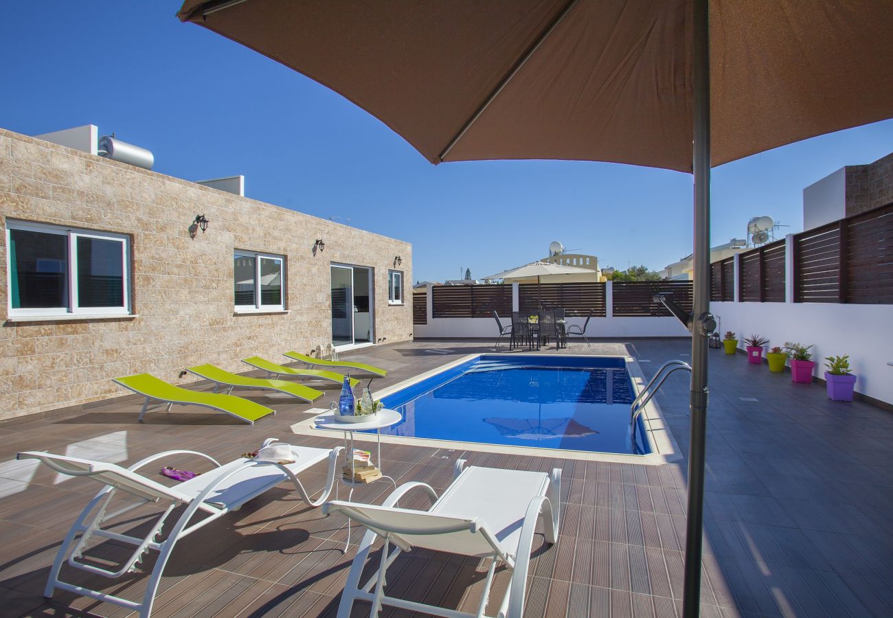Villa in Protaras - Protaras Villa Hollywood Near To The Centre