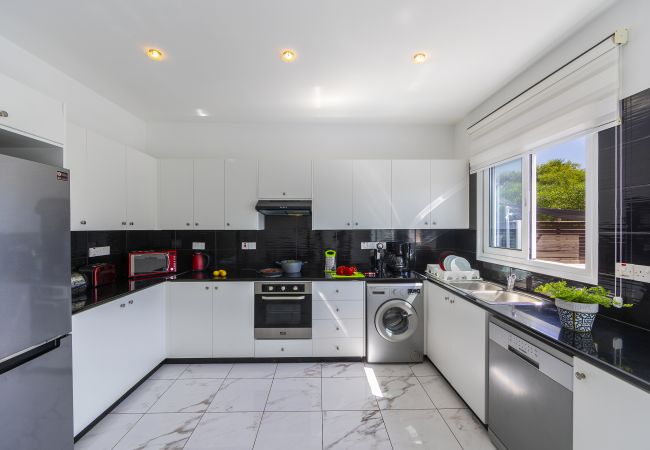 Villa in Protaras - Protaras Villa Golden Dream Near To The Centre Villa in Protaras - Protaras Villa Golden Dream Near To The Centre