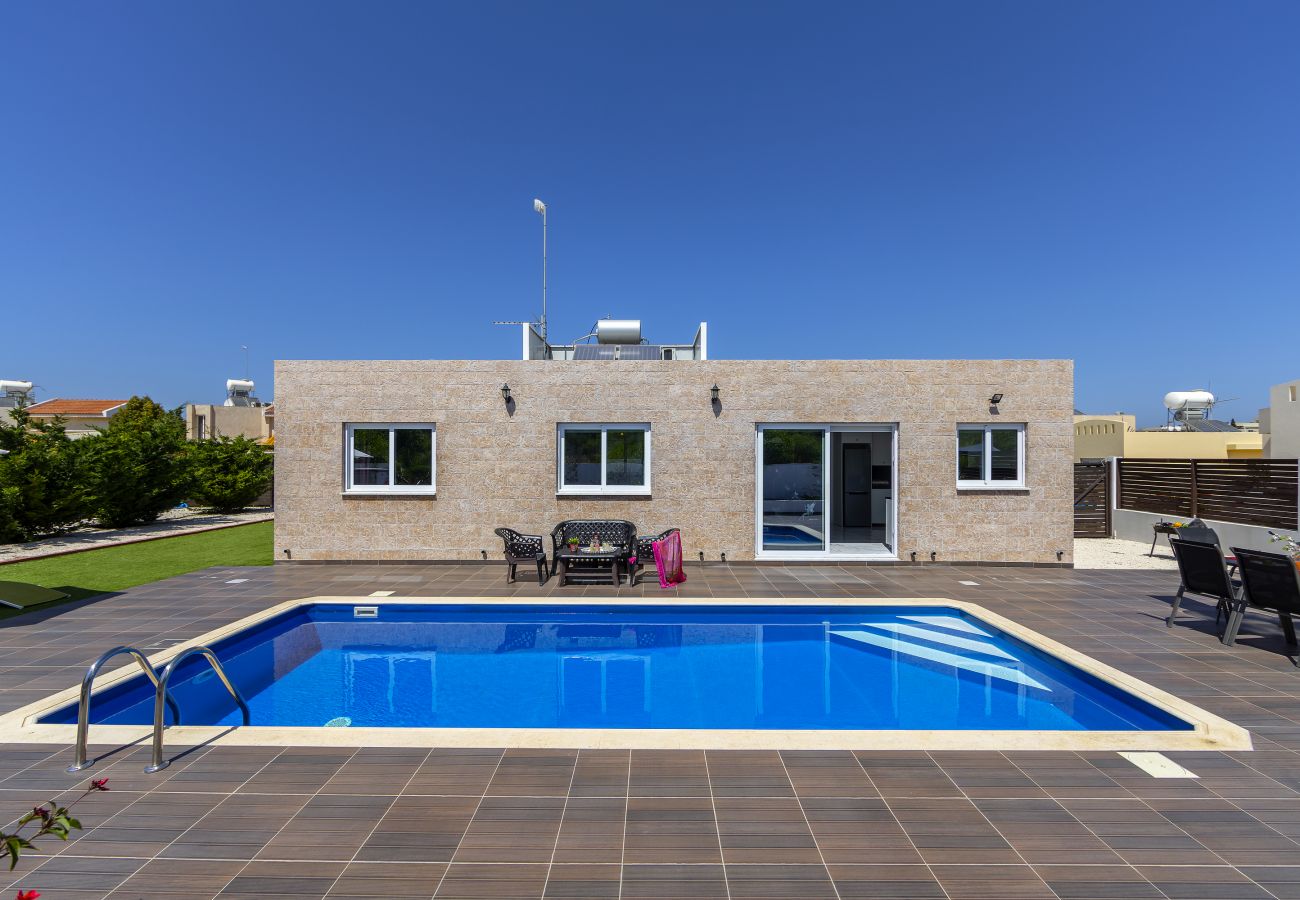 Villa in Protaras - Protaras Villa Golden Dream Near To The Centre