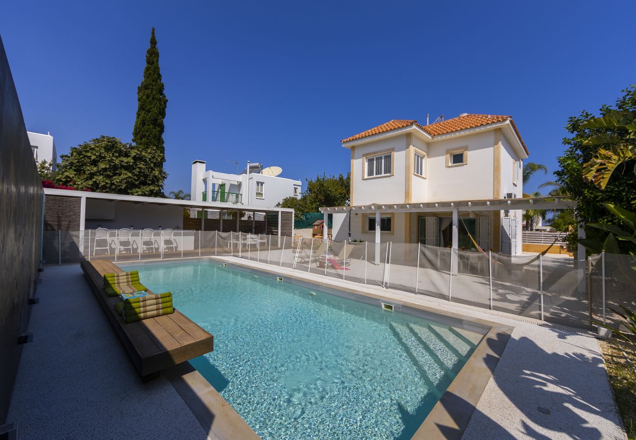 Villa in Protaras - Protaras Villa Nefeli Near Fig Tree Bay