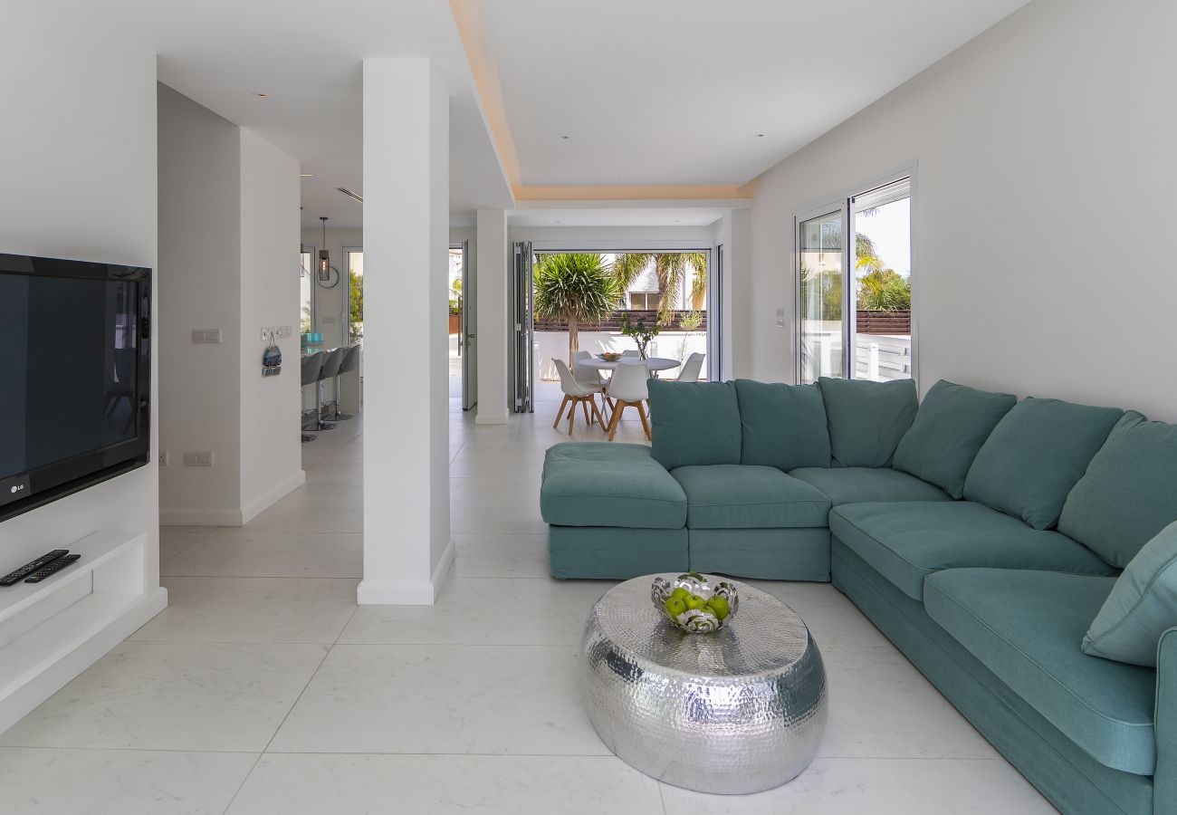 Villa in Protaras - Protaras Villa Piera By The Sea