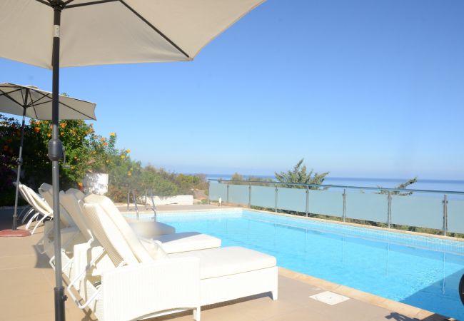 Villa in Latsi - Villa Calypso Sea View With Hot Tub