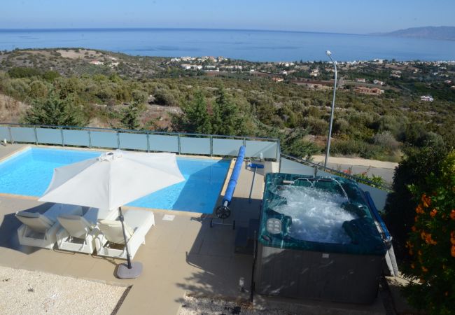 Villa/Dettached house in Latsi - Villa Calypso Sea View With Hot Tub