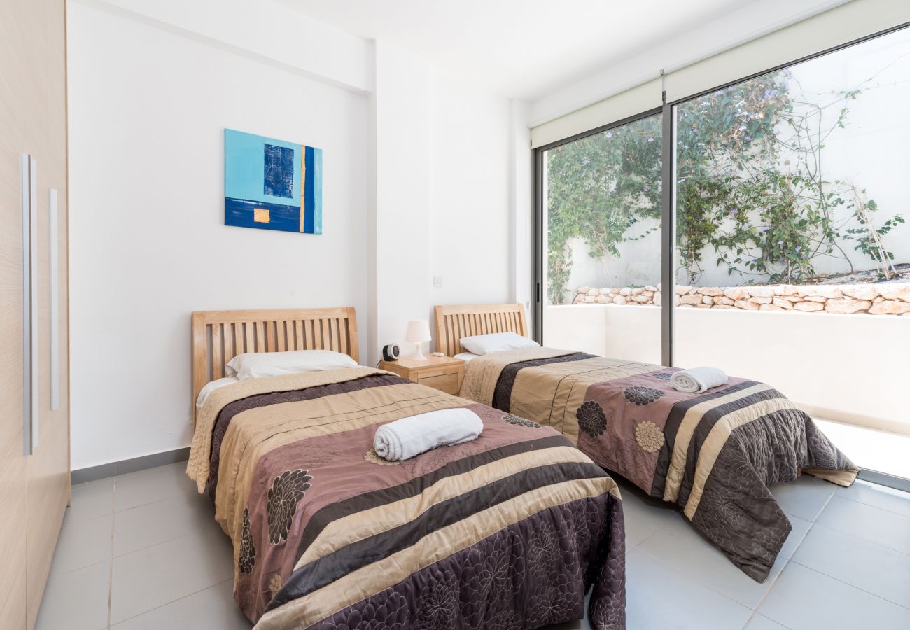 Villa in Latsi - Villa Calypso Sea View With Hot Tub