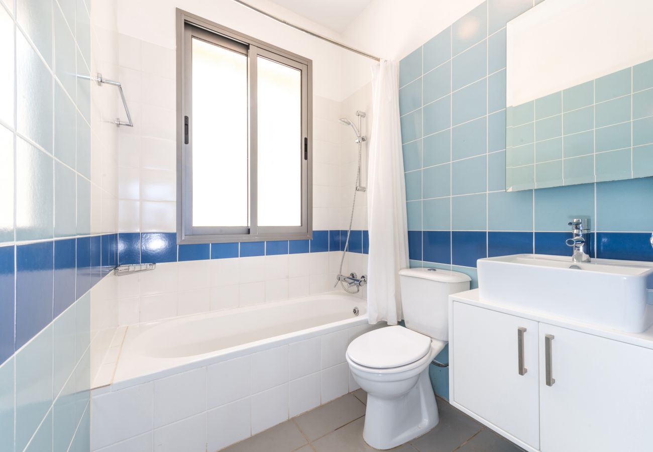 Villa in Latsi - Villa Calypso Sea View With Hot Tub