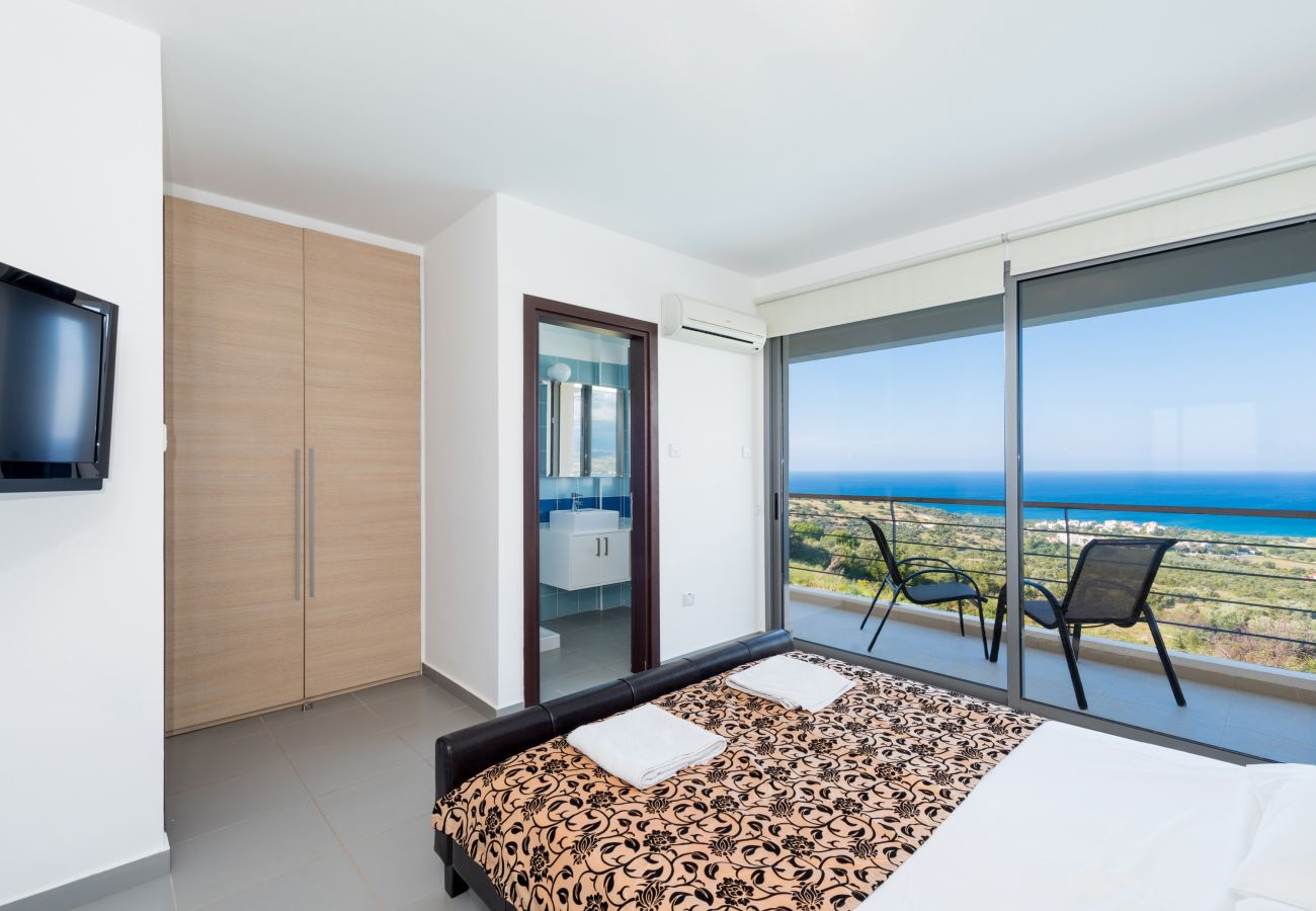 Villa in Latsi - Villa Calypso Sea View With Hot Tub