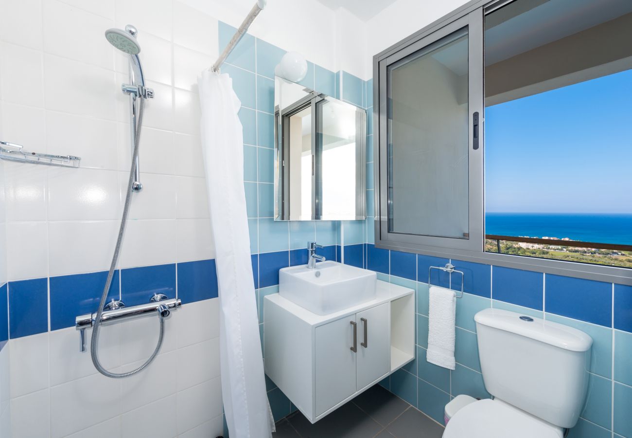 Villa in Latsi - Villa Calypso Sea View With Hot Tub