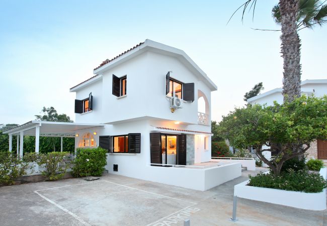 Villa/Dettached house in Protaras - Protaras Green Bay Villa