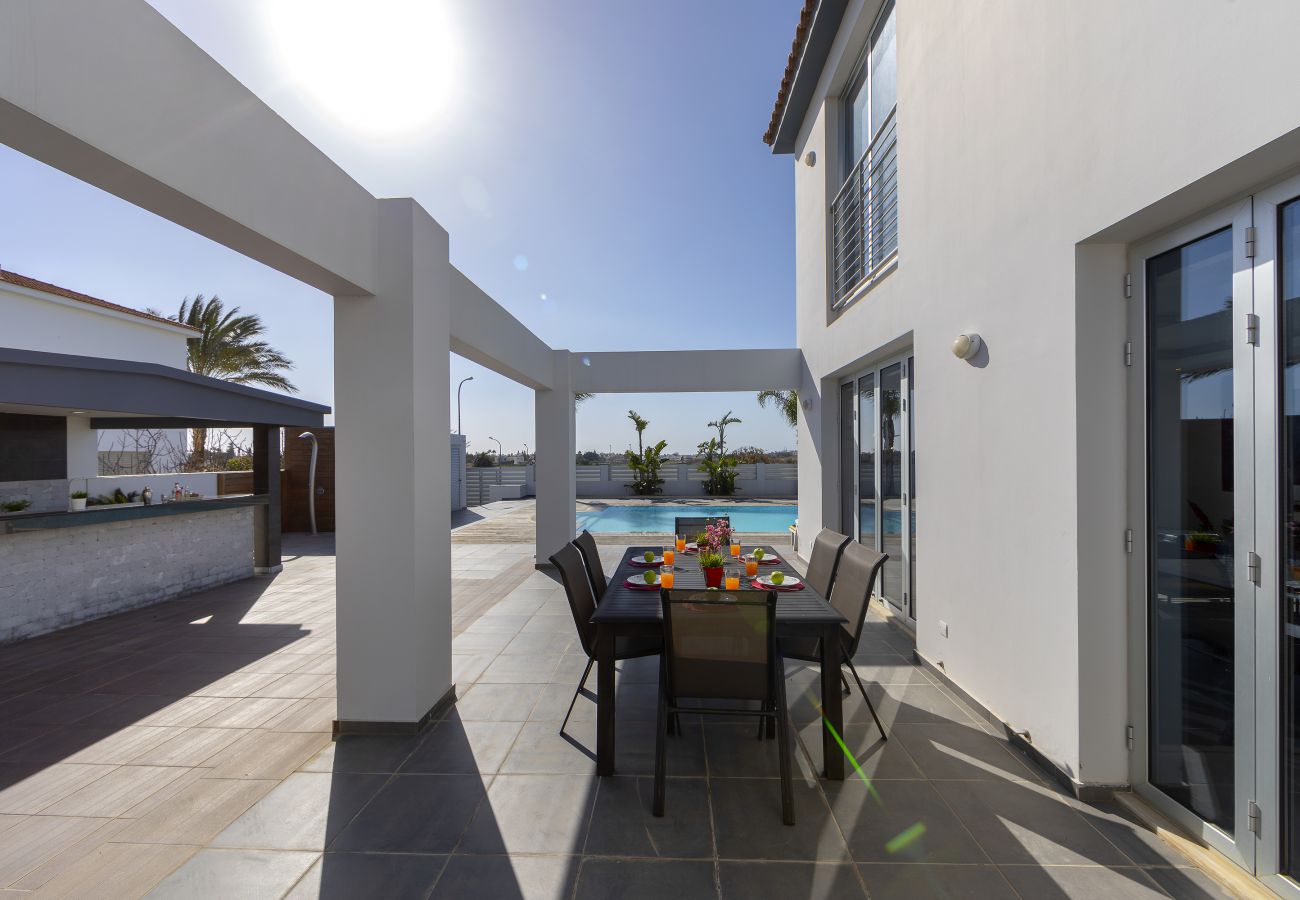 Villa in Larnaca - Larnaca Villa Zoe With Large Plot