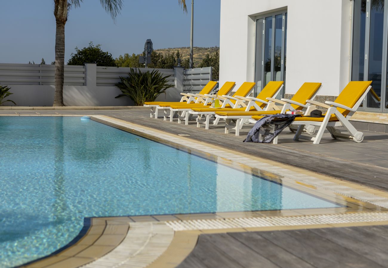 Villa in Larnaca - Larnaca Villa Zoe With Large Plot