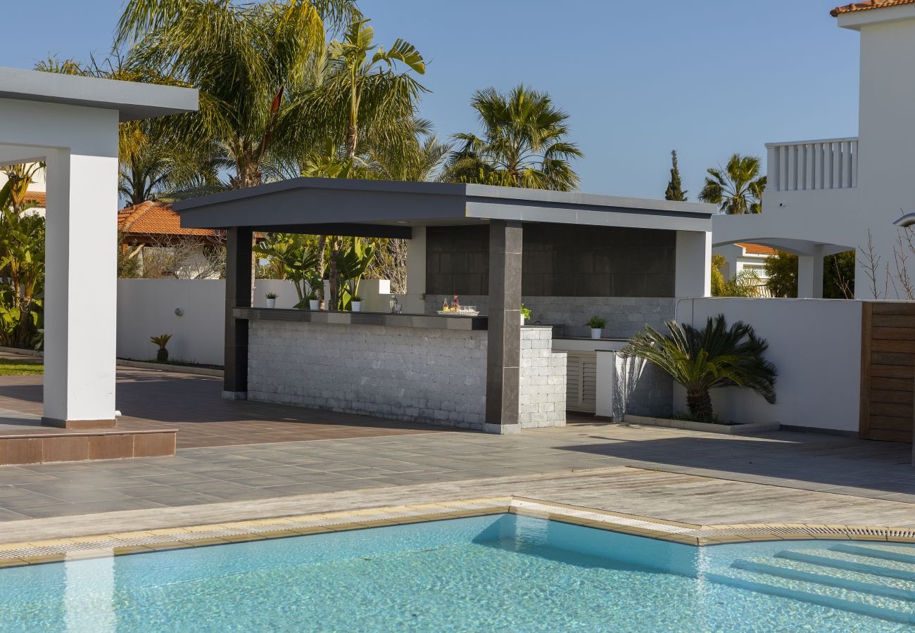 Villa in Larnaca - Larnaca Villa Zoe With Large Plot