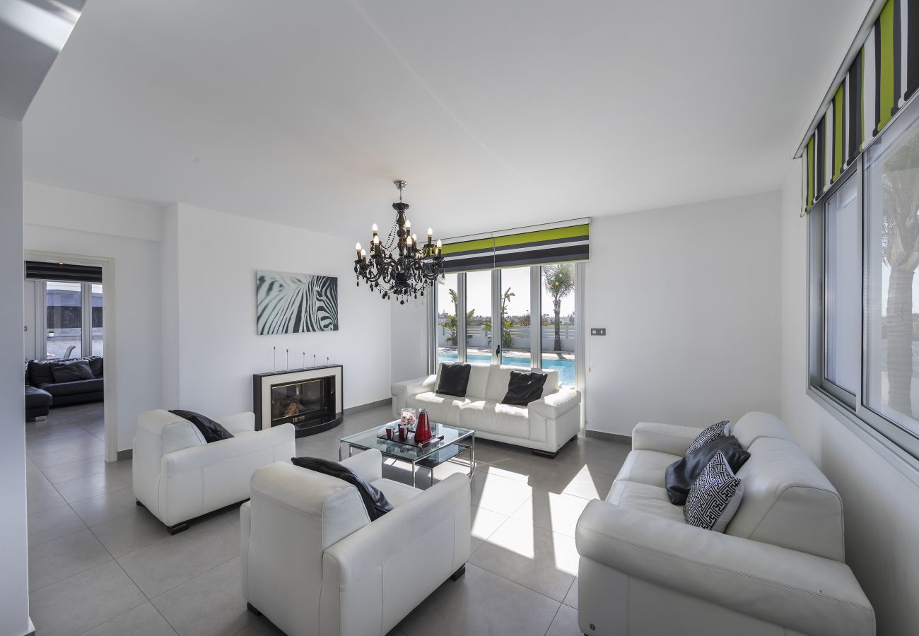 Villa in Larnaca - Larnaca Villa Zoe With Large Plot