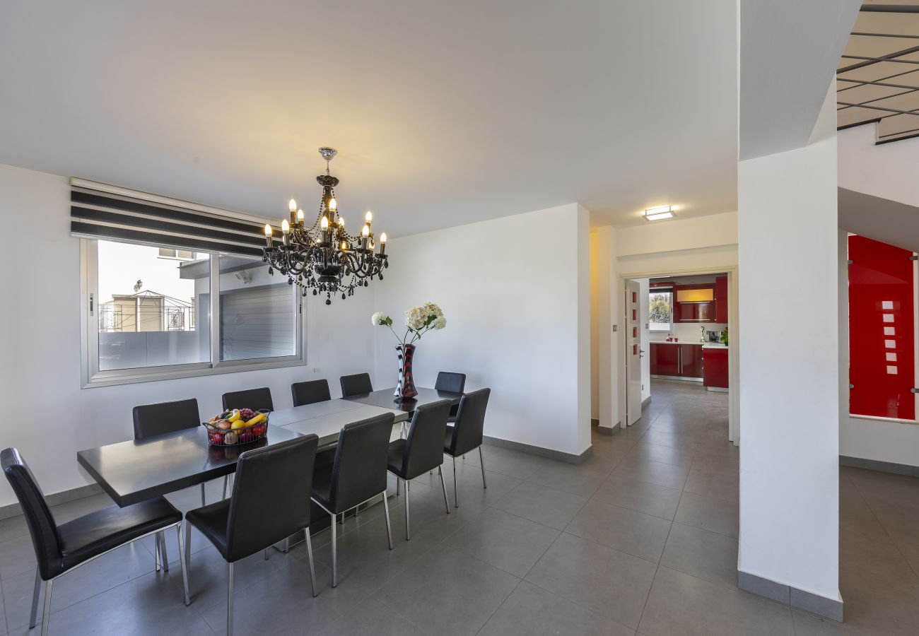 Villa in Larnaca - Larnaca Villa Zoe With Large Plot