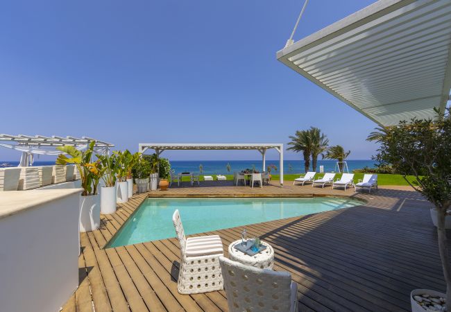 Villa in Protaras - Protaras Beachfront Dream Villa