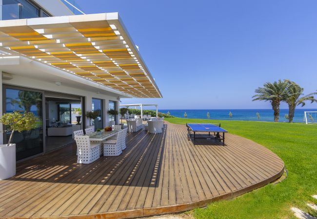 Villa in Protaras - Protaras Beachfront Dream Villa