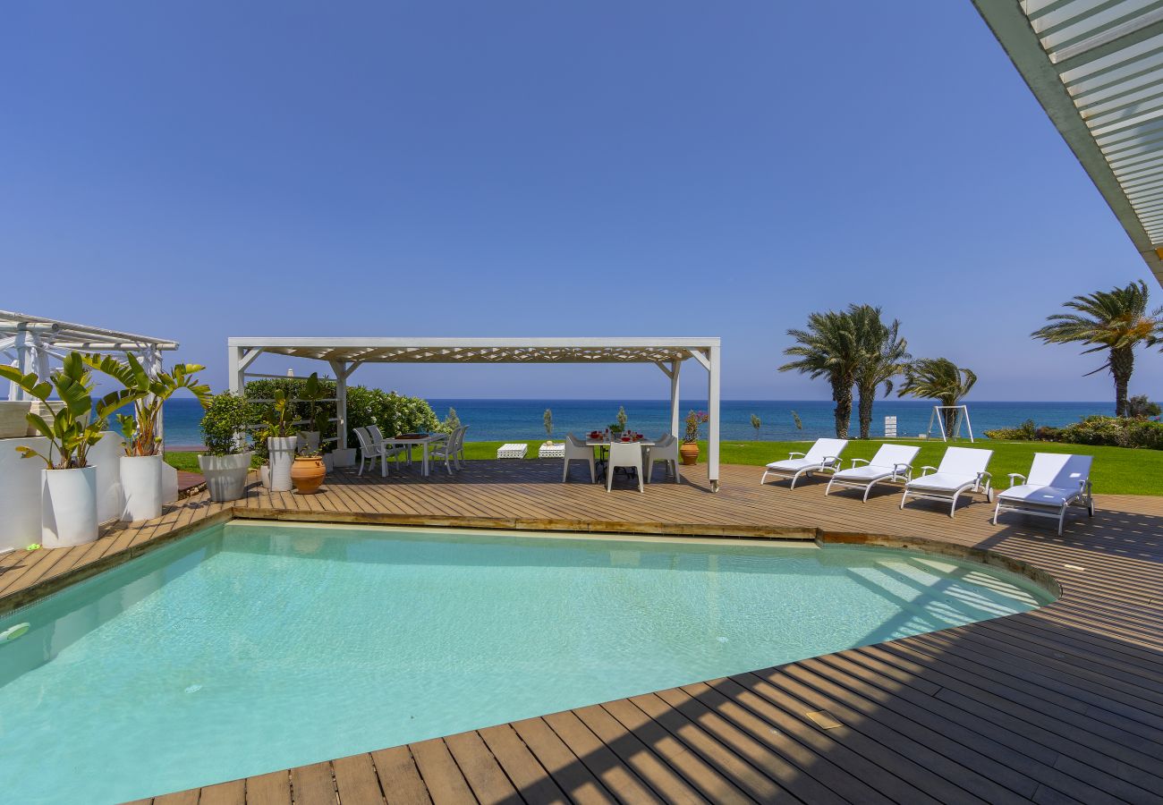 Villa in Protaras - Protaras Beachfront Dream Villa