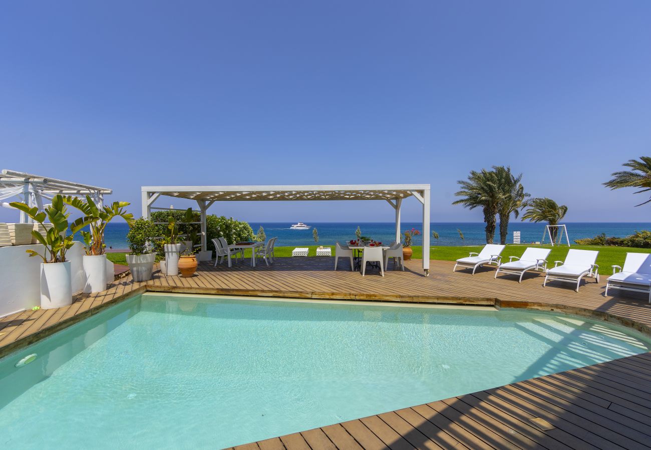 Villa in Protaras - Protaras Beachfront Dream Villa