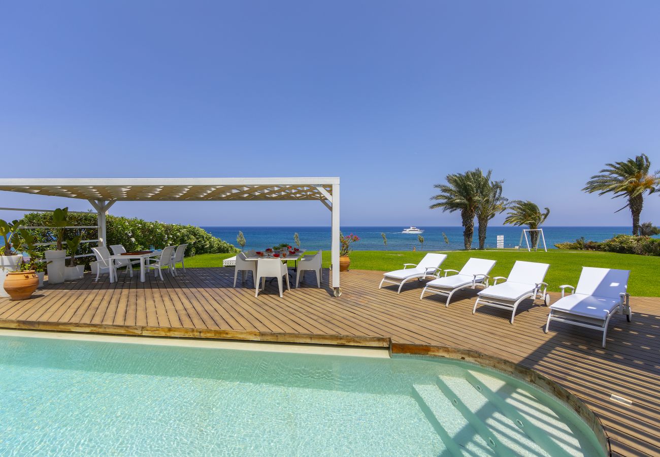 Villa in Protaras - Protaras Beachfront Dream Villa