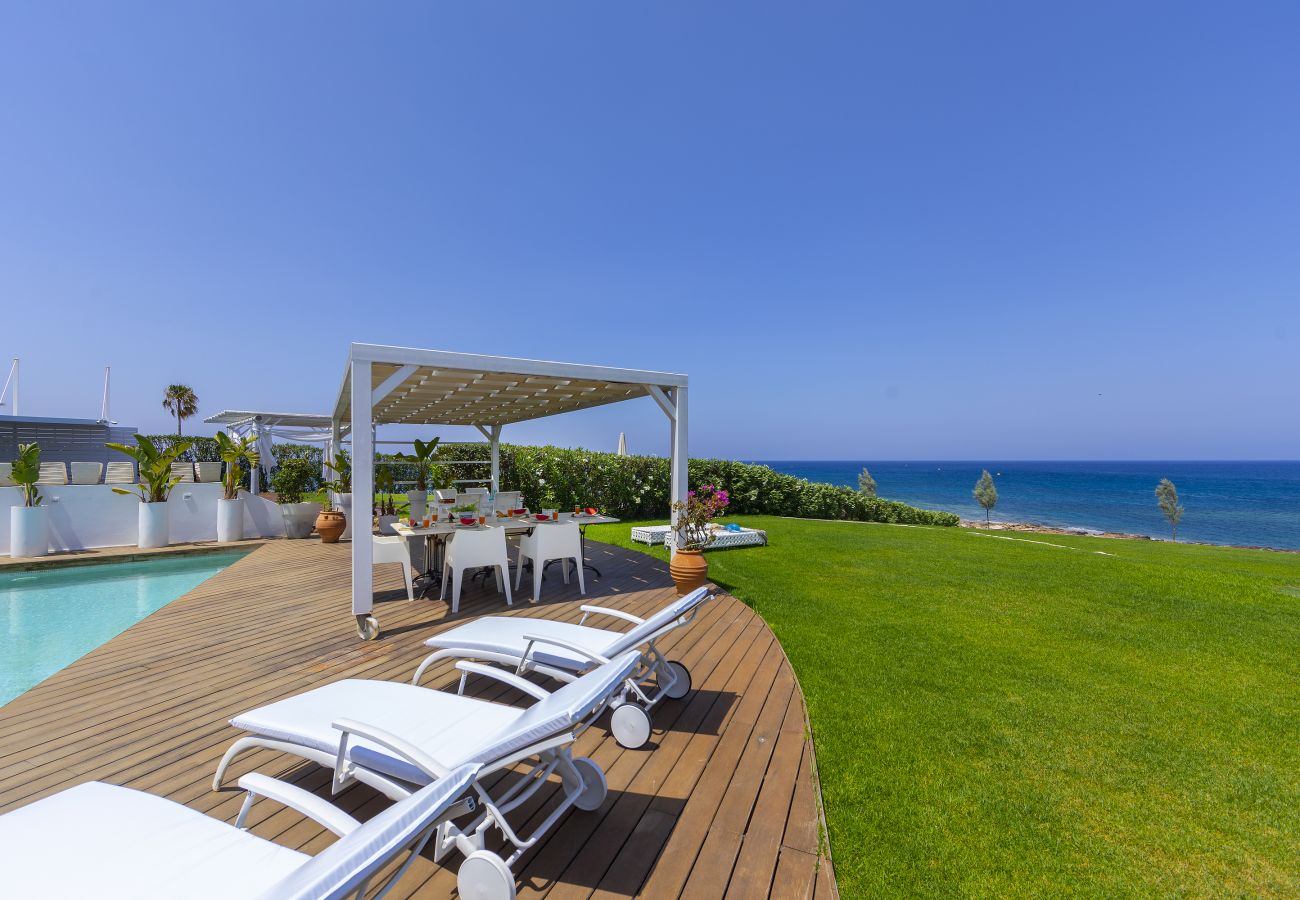 Villa in Protaras - Protaras Beachfront Dream Villa