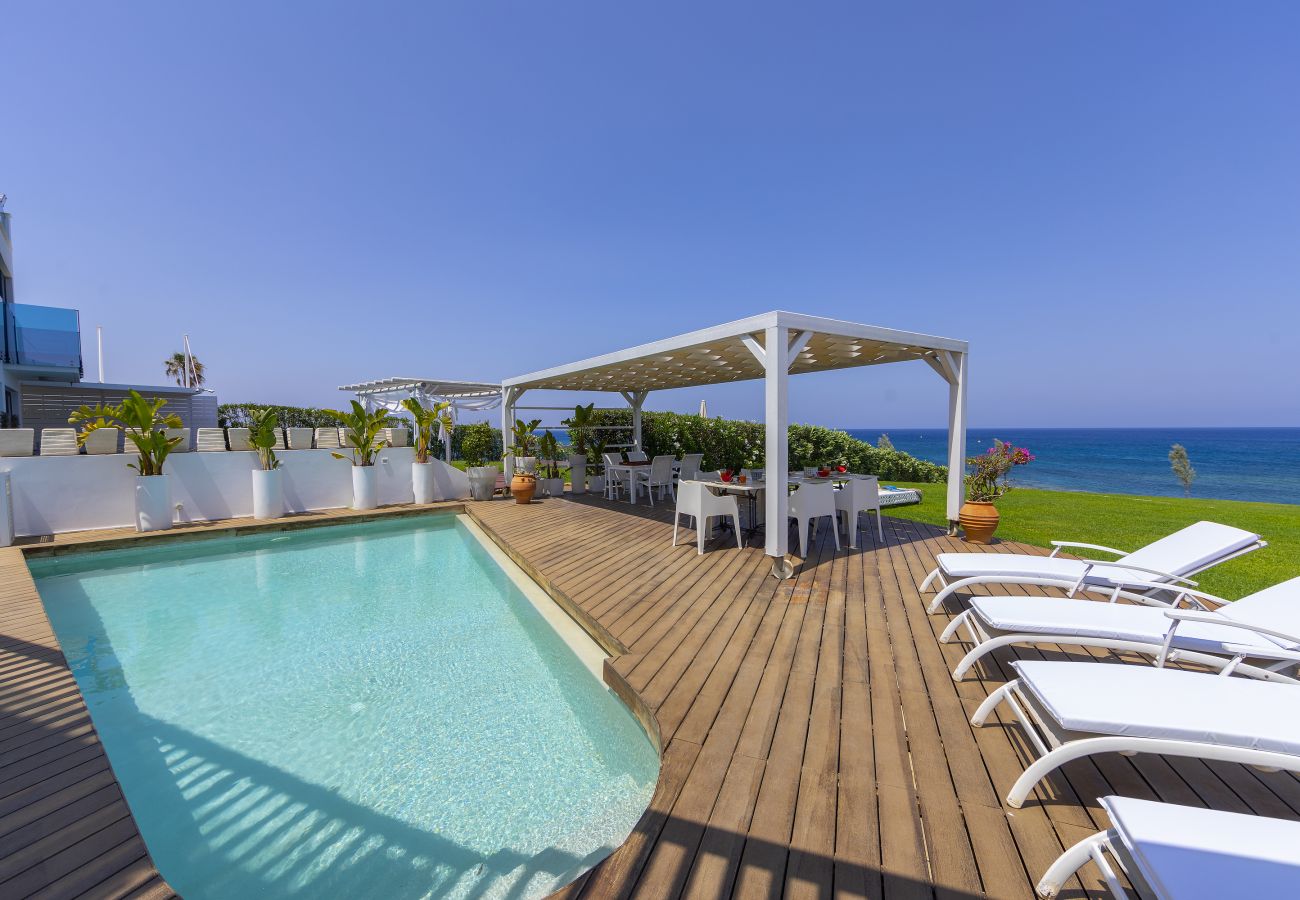 Villa in Protaras - Protaras Beachfront Dream Villa